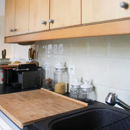 26 M Cocoon With Eiffel Tower View Apartman