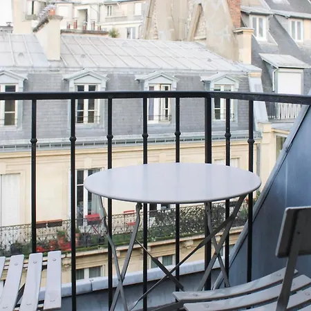 26 M Cocoon With Eiffel Tower View *