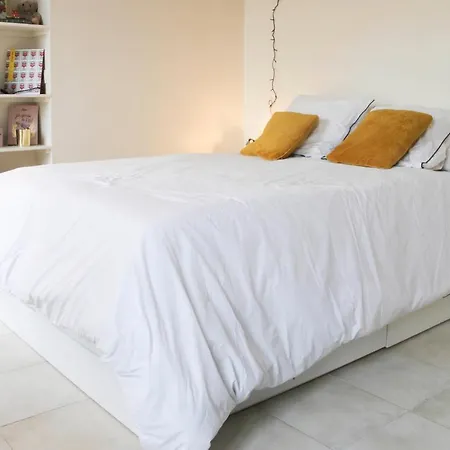 Apartment 26 M Cocoon With Eiffel Tower View Paris