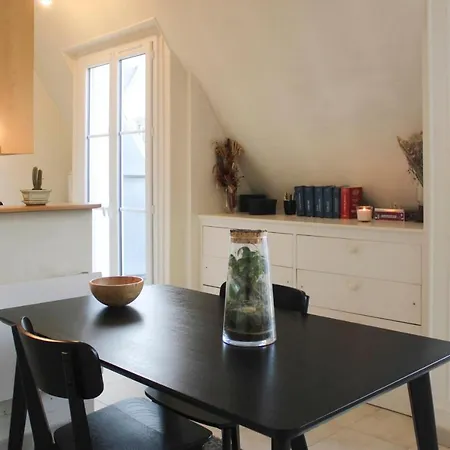 26 M Cocoon With Eiffel Tower View Paris