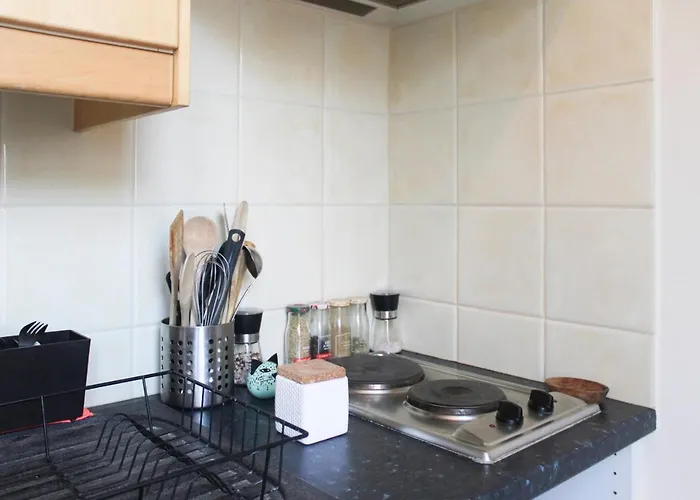 26 M Cocoon With Eiffel Tower View *