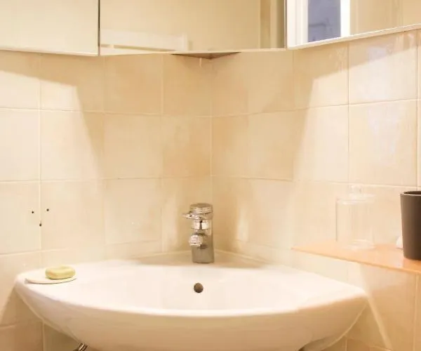 26 M Cocoon With Eiffel Tower View